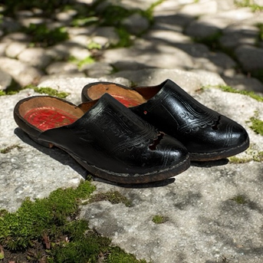 Women’s Antique French Garden Clogs